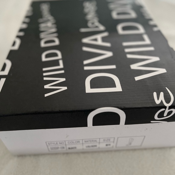 NWB Wild Diva Faux Suede Over-The-Knee Boots (Wide) 8 - Picture 7 of 7